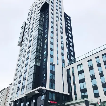 2ndhomes Central Tower Apt. Hosts 6